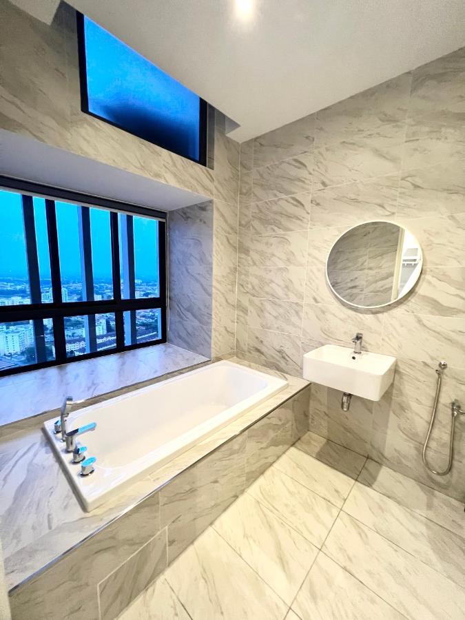 Imperio Residences Private Bathtub Or Jacuzzi By Nestcove 말라카 외부 사진